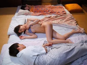 Qua nhà bạn chơi, “chơi” luôn má bạn vietsub