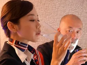 Người chồng đi làm, vợ yêu ở nhà bị bố Chồng yêu nắm được điểm yếu ép làm tình
