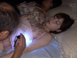 Làm liều với cấp trên mà tôi yêu khi biết cô ấy đang cãi nhau với ông chồng sắp cưới