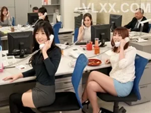 Vừa chơi game lại còn được em gái mút cặc
