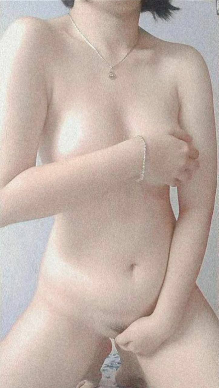 Cháu gái yêu nghiệt ở thành phố làm sugar baby về quê sinh sống