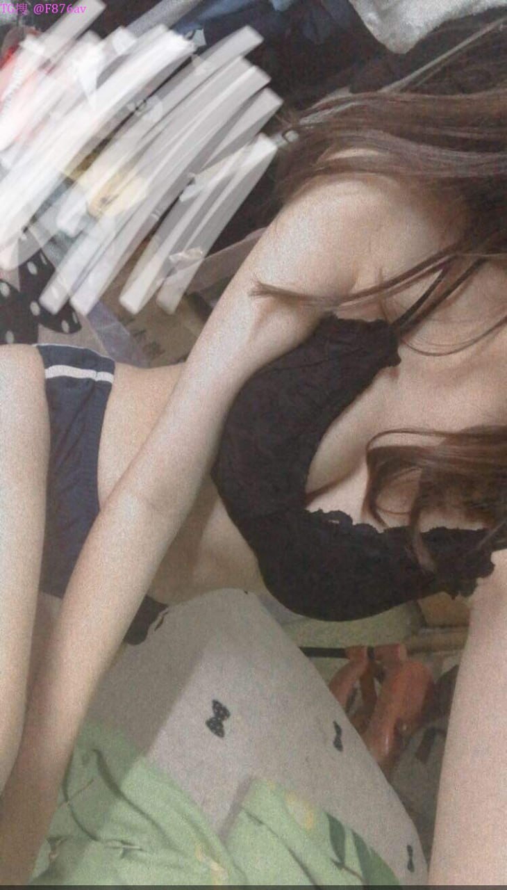 Vợ của con trai đang thù dâm thì bị bố người chồng phát hiện
